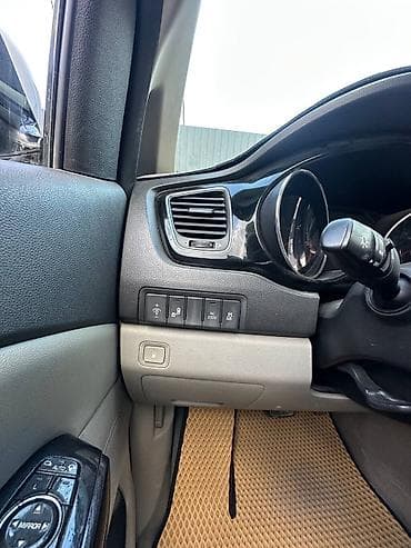митсубиси спес стар: Kia Carnival: 2017 г., 2.2 л, Автомат, Дизель, Минивэн — 8