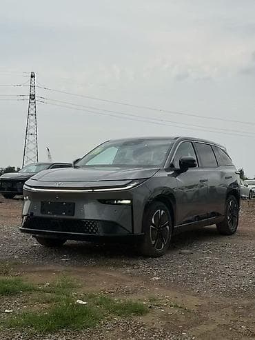 Toyota bZ3X: 2026 г., Электромобиль, Кроссовер — 1