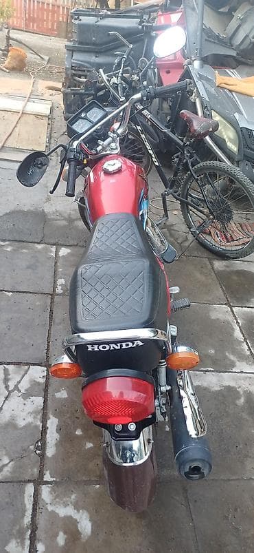 Мотоциклы: Мотоцикл Honda CG125 (классический дорожный) - Двигатель: 4‑тактный — 3