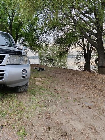 продаю паджеро: Mitsubishi Pajero: 2004 г., Газ — 8