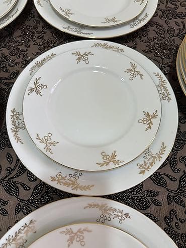 Винтаж! Классика! Столовый сервиз из белоснежного фарфора с позолотой