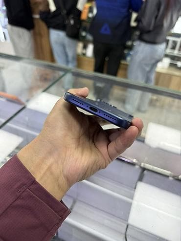 iphone osh: IPhone 17 Pro Max, Б/у, 256 ГБ, Синий, Защитное стекло, Чехол, Кабель, 100 % — 3