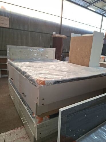 кровати полуторки фото: Двуспальная кровать, Новый, С мягким изголовьем, длина - 200 см — 31