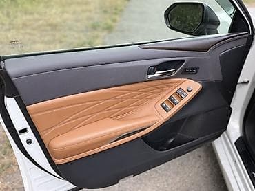 santa crus: Toyota Avalon: 2019 г., Гибрид, Седан — 4
