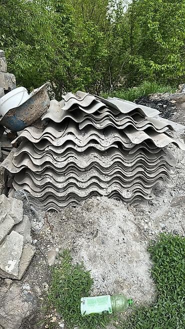приму строй мусор: Бетонные блоки и волнистые кровельные листы (шифер) Описание: - — 2