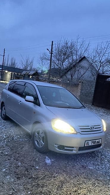 Toyota Ipsum: 2003 г., 2.4 л, Автомат, Бензин, Минивэн