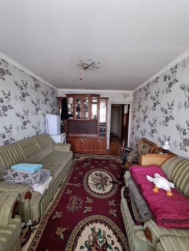 продам срочно 4 х комнатную квартиру: 2 комнаты, 2 м², 105 серия, 4 этаж, Евроремонт — 3