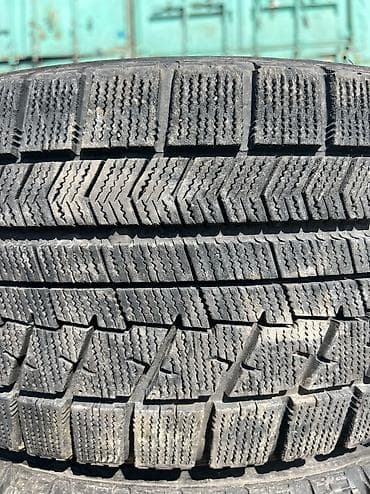 7 5j: Шины 225 / 50 / R 17, Зима, Б/у, Комплект, Легковые, Япония, Bridgestone — 2