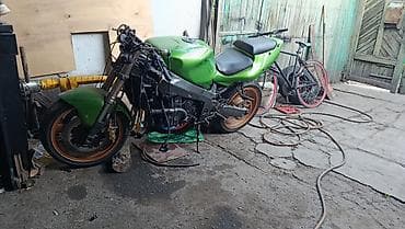 Мотоциклдер: Спортбайк Kawasaki, 750 куб. см, Бензин, Чоңдор үчүн, Колдонулган — 1