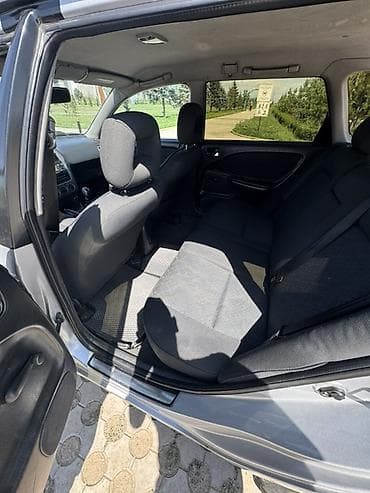 авто прод: Toyota Avensis: 2002 г., Механика, Дизель, Универсал — 10