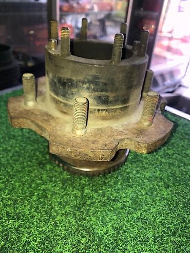 cruiser: Передняя правая Ступица Toyota 2000 г., Б/у, Оригинал, Япония — 1