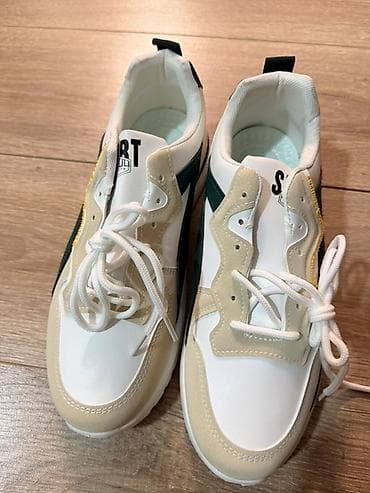 nike react: Продаю Кроссовки мужские повседневные. Размер 42. Самовывоз — 3