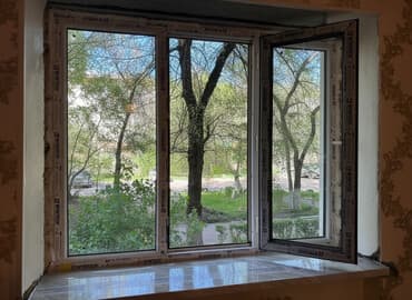 бу окон: Пластиковое окно WINTECH, трехстворчатое. Характеристики: - Профиль — 1