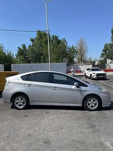 prius: Toyota Prius: 2011 г., 1.8 л, Автомат, Гибрид, Хэтчбэк — 3