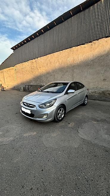 дверь передняя chevrolet onix: Hyundai Solaris: 2013 г., 1.4 л, Механика, Бензин, Седан — 1