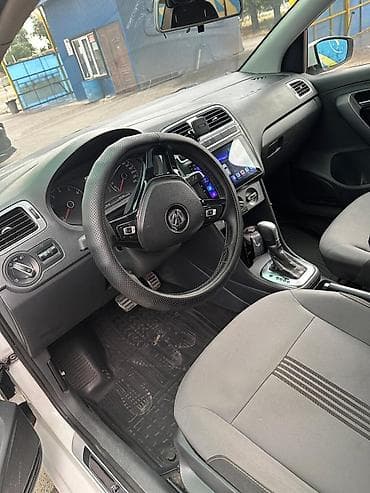 реж ровер: Volkswagen Polo: 2016 г., 1.6 л, Автомат, Бензин, Седан — 1