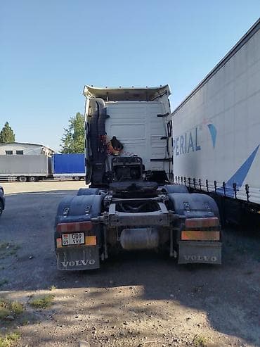 китайский тягач: Тягач, Volvo, 2007 г., Без прицепа — 3