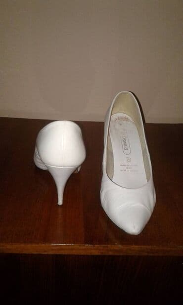 фирменная обувь из италии: Кожанные туфли .
белые - Австрия. 
Черные, розовые -Турция — 2