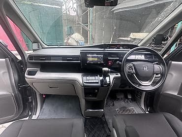 Унаа сатуу: Honda Stepwgn: 2018 г., 1.6 л, Автомат, Бензин, Вэн/Минивэн — 4
