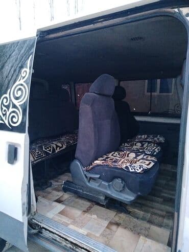 тракторы 70: Ford Transit: 2002 г., 2 л, Механика, Дизель, Бус — 5