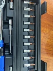 куплю набор ключей для авто: Продаю динамометрический ключ 2-24 N.m с комплектом головок — 1