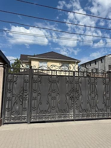 делать: 🏡 Продается просторный 2-этажный дом на первой линии в районе — 1