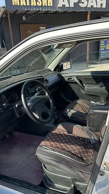 mini itx: Volkswagen Vento: 1993 г., 1.8 л, Седан — 6