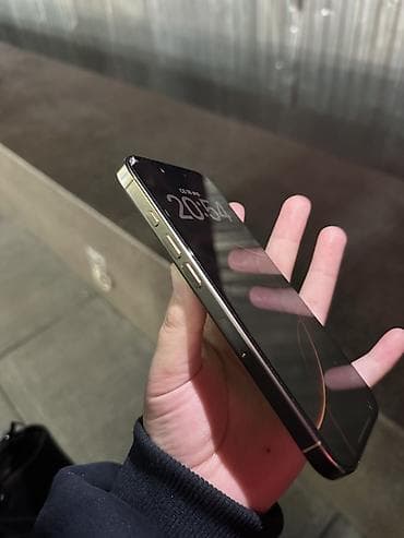 айфон 16 ош: IPhone 16 Pro, Б/у, 256 ГБ, Natural Titanium, Зарядное устройство, 89 % — 6