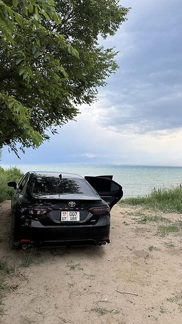 Toyota Camry: 2018 г., 2.5 л, Автомат, Бензин, Седан — 3
