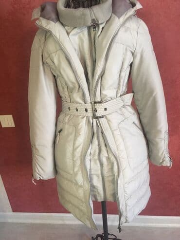 куртка зара женская: Продаю б/у женский пуховик Zara, носила всего лишь один сезон, в — 6