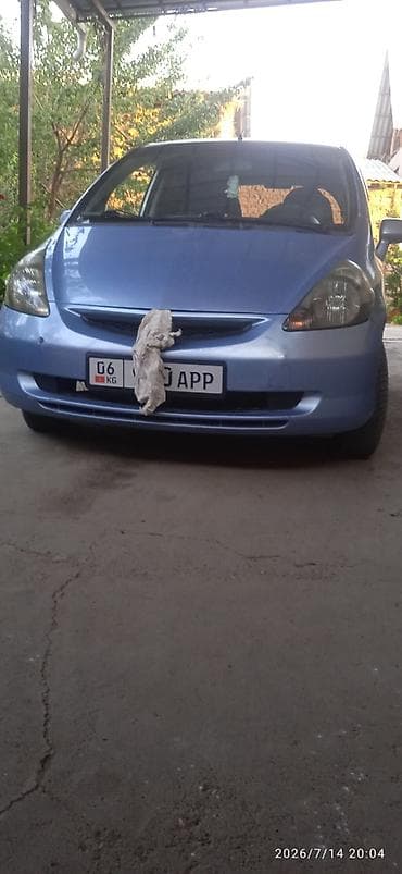 Honda Fit: 2003 г., 1.5 л, Кол менен иштөөчү, Бензин, Хетчбек