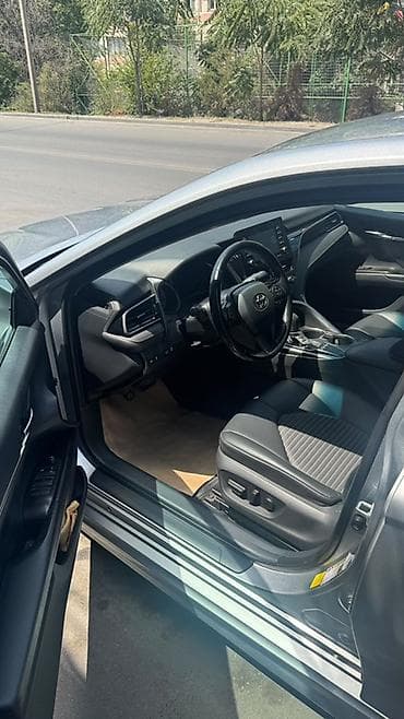 led свет: Toyota Camry: 2022 г., 2.5 л, Автомат, Бензин, Седан — 1
