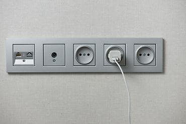 Электрик | Подключение электроприборов, Установка люстр, бра, светильников, Прокладка, замена кабеля Больше 6 лет опыта