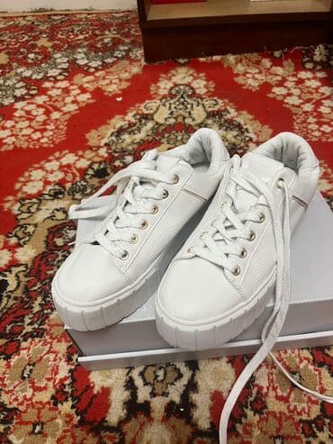 nike react: Белые кеды на платформе, от Бренда Stradivarius Покупала в Турции — 1