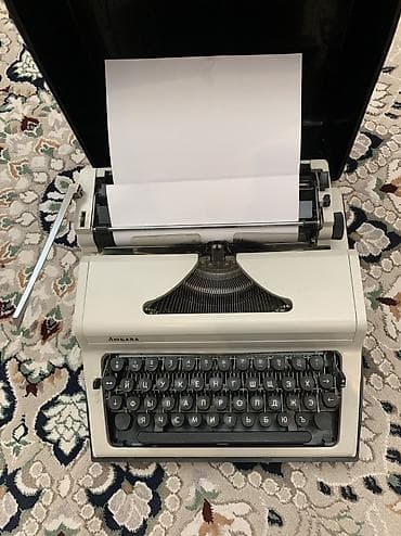 Продаю печатную машинку в Исключительном состоянии, все работает
