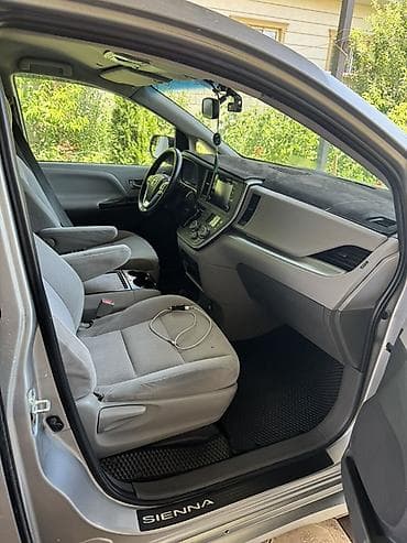 Toyota Sienna: 2019 г., 3.5 л, Автомат, Бензин, Минивэн — 9
