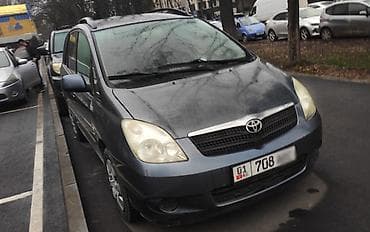 coroll: Toyota Corolla Verso: 2002 г., 1.6 л, Механика, Бензин, Минивэн — 2
