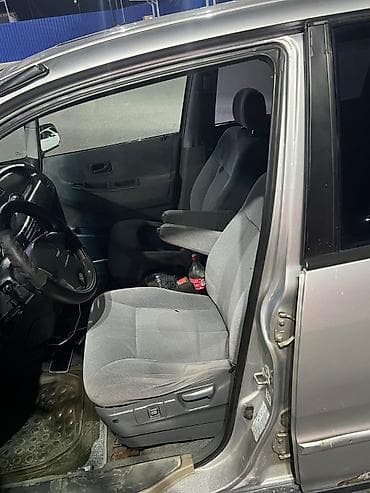 Продажа авто: Honda Shuttle: 1999 г., 2.3 л, Автомат, Универсал — 6