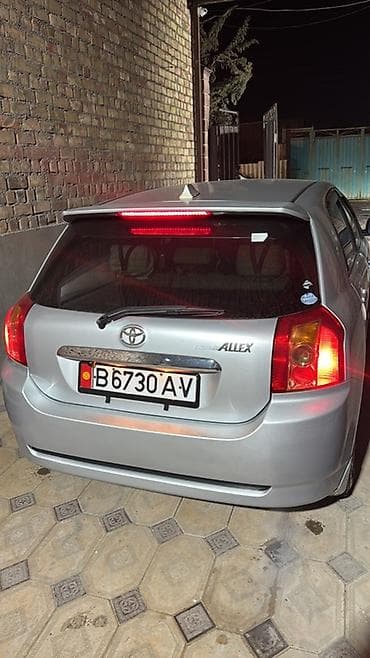 Toyota Allex: 2004 г., 1.8 л, Автомат, Бензин, Хэтчбэк — 1