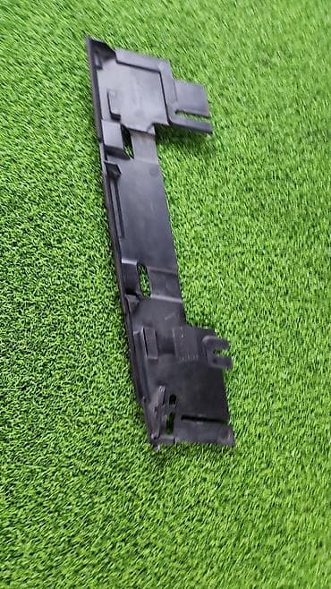 е38: 8 157 —-937 Е38 Дорестайлинг Крепление реснички левая Год 1996 В — 5