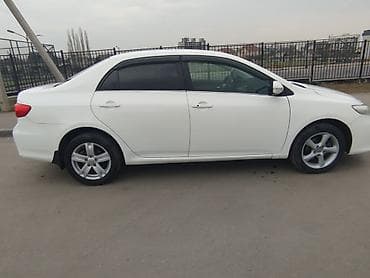 volvo s: Toyota Corolla: 2011 г., 1.6 л, Автомат, Бензин, Седан — 4