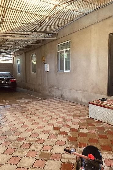 🏡 Продаётся двухэтажный дом (полдома с отдельными воротами и двором) 📍 at lalafo.kg 🏡 Продаётся двухэтажный дом (полдома с отдельными воротами и двором) 📍