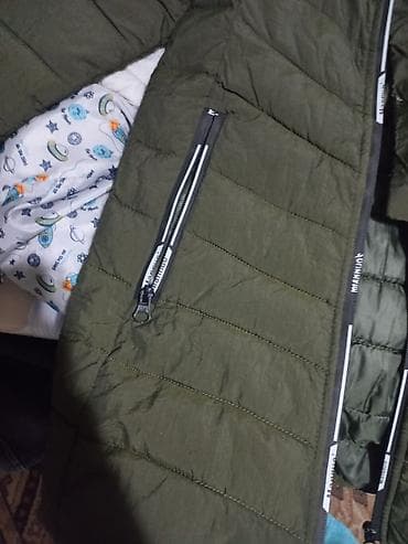 Свитера: Утеплённая куртка на девочку 10-12 лет, отдам за 400 сом — 4