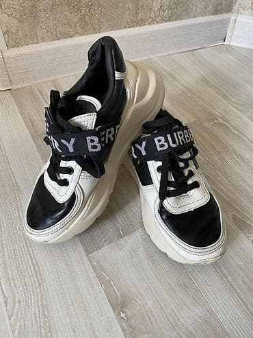 Айымдардын бут кийими: Кроссовкалар, 36, 36.5, Burberry, Колдонулган, түсү - Кара, Өзү алып кетүү — 4