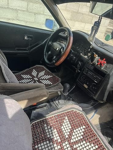 машина bwm: Audi 100: 1989 г., Кол менен иштөөчү, Бензин, Седан — 6