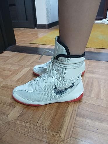 боксерские кроссовки: Боксерские кроссовки Nike (высокие) Размер 37.38 - Назначение — 1