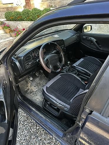 бар авто: Volkswagen Passat Variant: 1995 г., 2 л, Кол менен иштөөчү, Бензин, Универсал — 8
