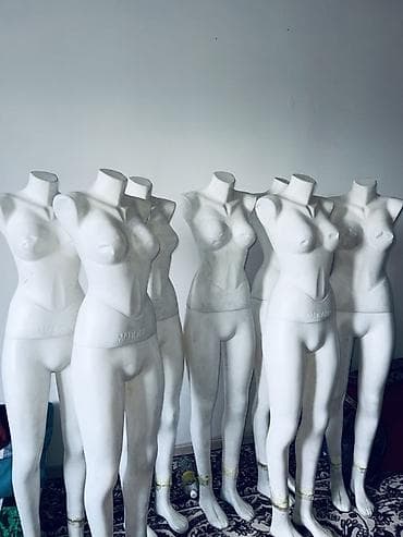 вешалка стоячая: Манекены женские полноразмерные (торс с ногами, без головы и без рук) — 1