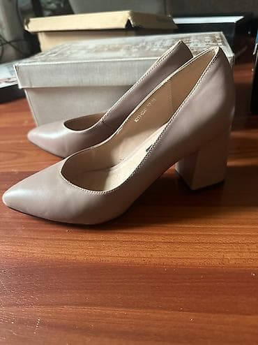Разгрузка гардероба-туфли 37размер,носила 2раза на торжество,состояние