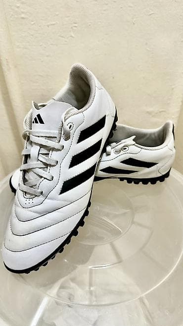 Продаю сороконожки Adidas оригинал, Заказвыал с Японии, размер 40, но